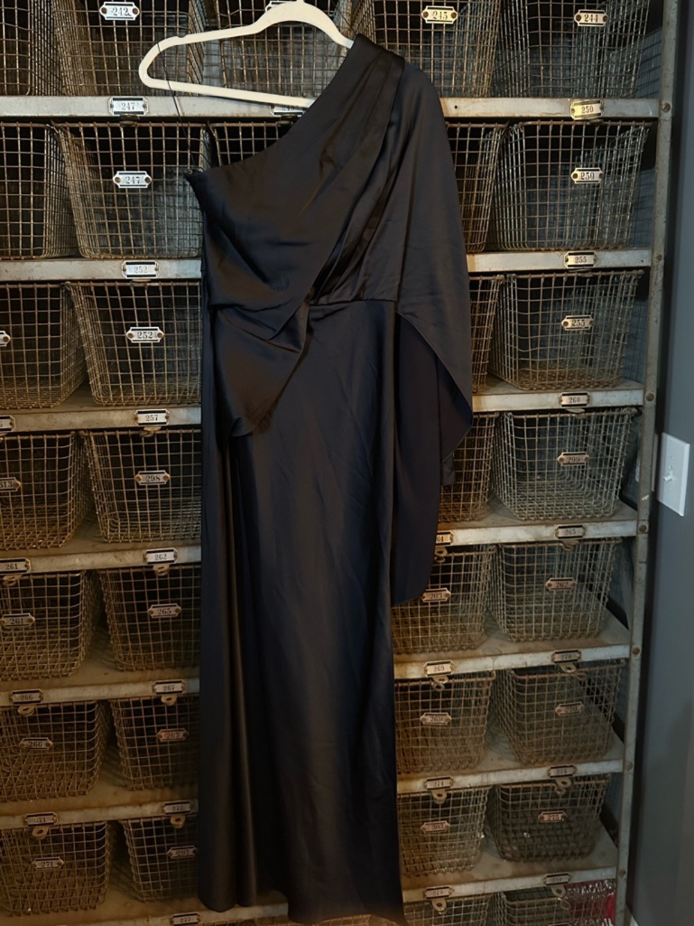 Significant Other Kelsie Maxi Dress Size 4 - 38322 - Picture 4 of 12